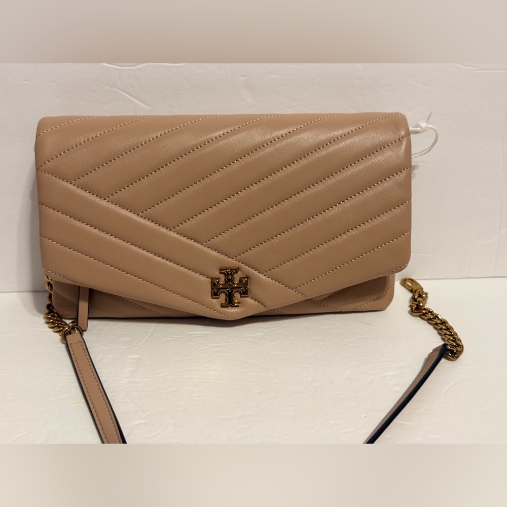 NWT!! Tory Burch Kira Chevron Clutch Devond Sand
